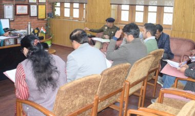 कुल्लू : जिला निर्वाचन अधिकारी  ने एमएमसी की स्थायी समिति बैठक की अध्यक्षता की