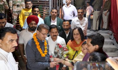 उपायुक्त सुमित खिमटा ने पांवटा साहिब होली मेले की तीसरी सांस्कृतिक संध्या का किया शुभारंभ