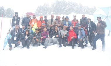 भारी बर्फबारी के बीच स्की - माउंटेनियरिंग ओपन चैम्पियनशिप का आयोजन