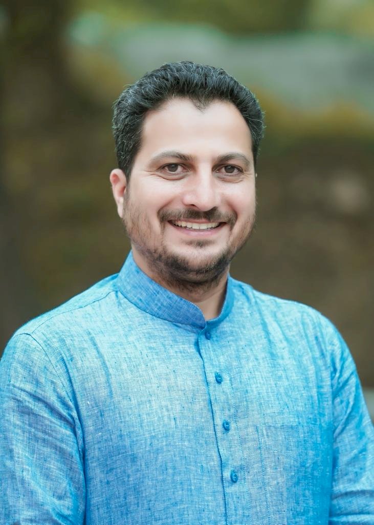 विधायकों की बगावत के बाद अब रेवडियाँ बाँट रहे सीएम : राकेश जमवाल
