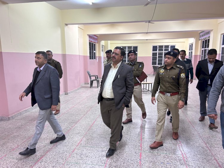 ज़िला निर्वाचन अधिकारी ने जांची स्ट्रांग रूम एवं मतदान केन्द्र की व्यवस्था