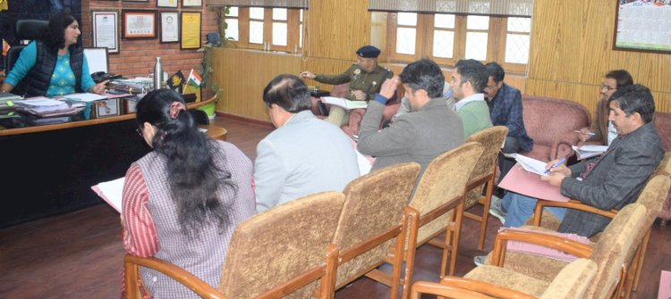 कुल्लू : जिला निर्वाचन अधिकारी ने एमएमसी की स्थायी समिति बैठक की अध्यक्षता की