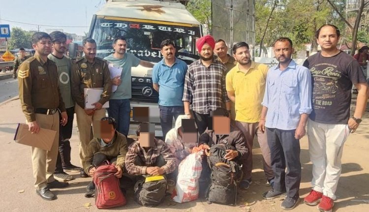 राजगढ़ में लाखों के मोबाइल चोरी के मामले में पुलिस ने धरे 4 आरोपी, नेपाल भागने की फिराक में थे शातिर