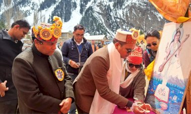 उदयपुर में शरद उत्सव के दौरान उपायुक्त राहुल कुमार ने किया विशेष हस्ताक्षर अभियान  का शुभारंभ