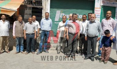 नया बाजार में शराब का ठेका खोलने का विरोध किया, लगाया धरना