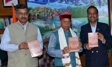 राज्यपाल ने किया प्रो. प्रमोद शर्मा की पुस्तक का विमोचन