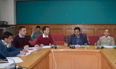 अस्वच्छ शौचालयों का सर्वेक्षण कार्य 10 अप्रैल तक पूरा करें संबंधित विभाग व निकाय- उपायुक्त