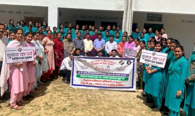 शत प्रतिशत मतदान के लक्ष्य से जन जन तक पहुंच रहीं स्वीप टीमें