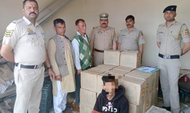 जामना में दुकान से, 54 पेटियां  देशी शराब पकड़ी,पुलिस ने हिरासत में लिया आरोपी