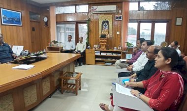 कैश-गिफ्ट, शराब और अन्य संदिग्ध लेन-देन पर रखें कड़ी नजर, जिला निर्वाचन अधिकारी ने नोडल अधिकारियों को दिए निर्देश