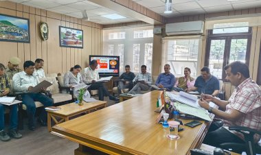 आवश्यक सेवाओं में तैनात कर्मी डाक मतपत्र से कर सकेंगे मतदान- डॉ मदन कुमार