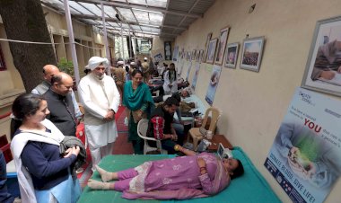 परोपकार का जीवंत स्वरूप दर्शाता - मानव एकता दिवस