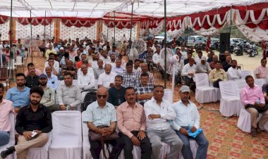 सभी मतदान अधिकारी जिम्मेवारीपूर्वक अपने कर्तव्य का निर्वहन करें : सलीम आजम