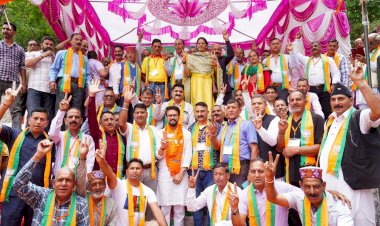 विकास को रिवर्स गियर में ले जाना कांग्रेस की आदत: अनुराग ठाकुर