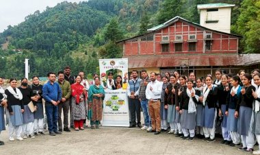 मतदाता बनकर मतदान अवश्य करें सभी युवाः डॉ. पूनम