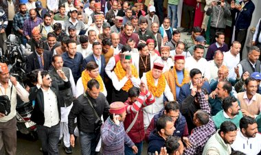 करसोग के पन्ना प्रमुख सम्मेलन में पहुँचे नेता प्रतिपक्ष, कंगना के लिए मांगा वोट