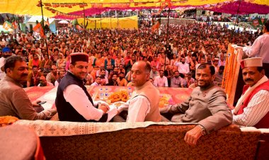 टेढ़ी उंगली से घी निकालने वाले यह जान लें कि यहां लोग भी कम टेढ़े नहीं हैं, जयराम ठाकुर ने विक्रमादित्य सिंह के बयान पर किया पलटवार