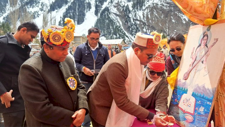उदयपुर में शरद उत्सव के दौरान उपायुक्त राहुल कुमार ने किया विशेष हस्ताक्षर अभियान का शुभारंभ