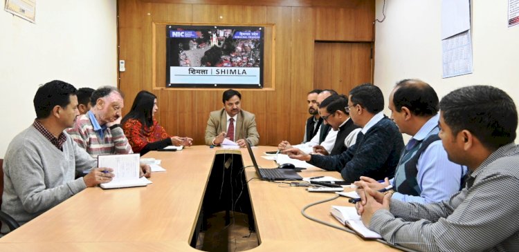 लोकसभा चुनाव को लेकर मतदान कर्मियों की पहली रेंडमाइजेशन का आयोजन