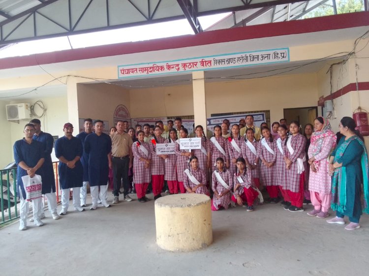 एकलव्य कलामंच और पूर्वी कलामंच के कलाकारों ने बताया मतदान का महत्व