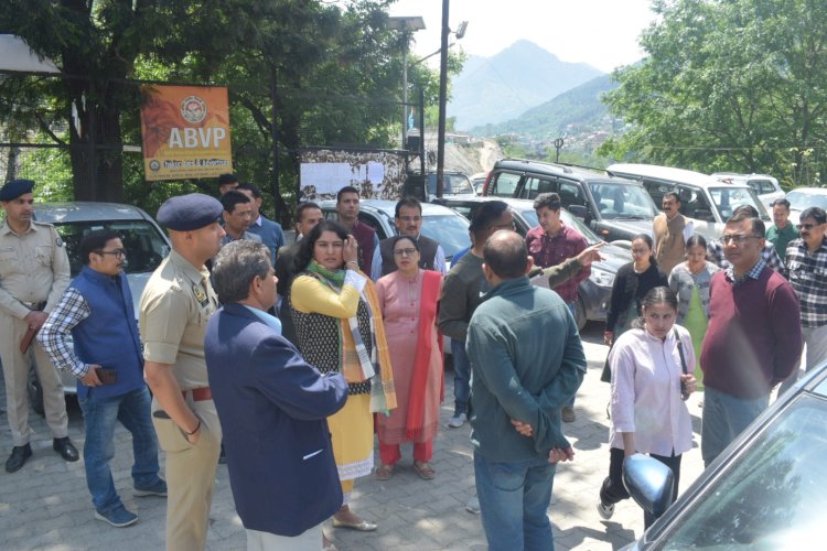 उपायुक्त व पुलिस अधीक्षक ने किया मतदान गणना केंद्र व स्ट्रांग रूम का निरीक्षण।
