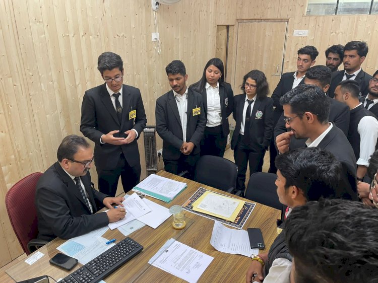 लिफ्ट, स्मार्ट स्क्रीन और नया फर्नीचर की सुविधा उपलब्ध करवाए विभाग प्रशासन - अक्षय ठाकुर