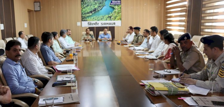 उपायुक्त सुमित खिमटा ने सिरमौर में अफीम की अवैध खेती पर चिंता जाहिर की
