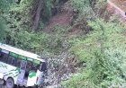 प्रधानमंत्री मोदी की रैली में गई बस खाई में गिरी, चालक की मौत