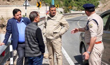 जिला निर्वाचन अधिकारी व एसपी ने जिला की सीमाओं का किया निरीक्षण