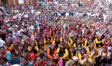 जिस फ़िल्म का डायरेक्टर फ्लॉप, हीरोइन कितनी भी सुपरस्टार हो उस फ़िल्म का फ्लॉप होना तय : मुख्यमंत्री