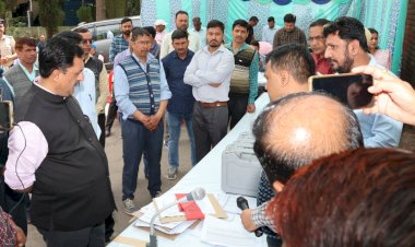 सोलन ज़िला के पांचों विधानसभा निर्वाचन क्षेत्रों के लिए ई.वी.एम. का आबंटन