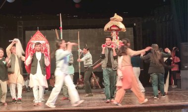 सांस्कृतिक छठा को बिखरने के लिए प्रदेश के 80 चुनिंदा कलाकार गेयटी थिएटर में रिहर्सल कर पसीना बहा रहे