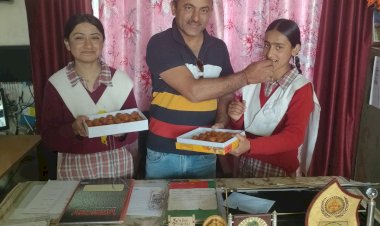 समीक्षा ठाकुर ने 700 में से अर्जित किये 675 अंक