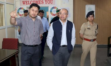 मुख्य निर्वाचन अधिकारी ने मंडी में लिया चुनावी प्रबंधों का जायजा,  मतदान प्रतिशतता बढ़ाने की आवश्यकता पर दिया बल