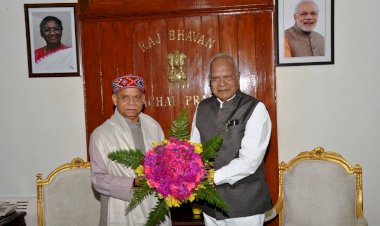 राज्यपाल शिव प्रताप शुक्ल से पंजाब के राज्यपाल बनवारीलाल पुरोहित ने भेंट की
