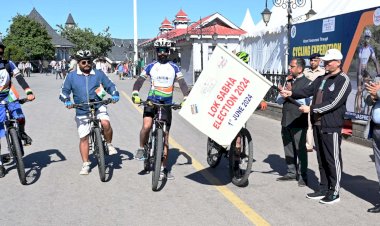 मुख्य निर्वाचन अधिकारी ने साइक्लिंग एक्सपीडिशन को रवाना किया