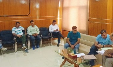 सामान्य पर्यवेक्षक ने गगरेट और बंगाणा में अधिकारियों से ली चुनाव प्रबंधों की जानकारी, दिए आवश्यक दिशा-निर्देश