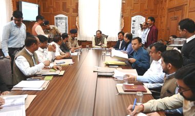 मुख्य सचिव ने जिला शिमला की चुनाव संबंधी तैयारियों का लिया जायजा