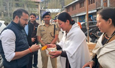 केलांग में सामान्य पर्यवेक्षक विनीत नंदनवर ने चुनाव प्रबंधों का लिया जायजा
