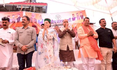 डेढ़ साल से सत्ता में होने के बाद मुद्दों पर चुनाव नहीं लड़ पा रही कांग्रेस : जयराम ठाकुर