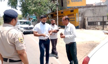 जिला निर्वाचन अधिकारी ने निगरानी नाकों का किया औचक निरीक्षण