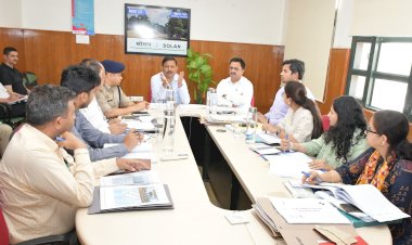 भारत निर्वाचन आयोग के सामान्य पर्यवेक्षक ने सोलन ज़िला में चुनावी तैयारियों की समीक्षा की