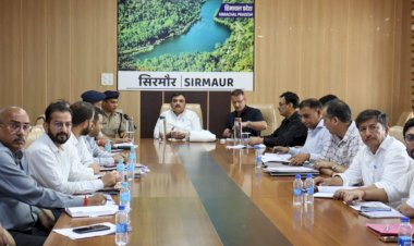 शिमला संसदीय क्षेत्र के एक्पेंडिचर आब्जर्वर अजेय मलिक पहुंचे नाहन