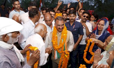 केंद्रीय मंत्री होने के बावजूद अनुराग ठाकुर में काम करवाने की क्षमता नहीं : मुख्यमंत्री