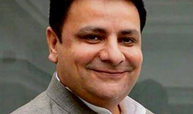 लाखों की जमीन खरीद कर करोड़ो में बेचने वाली 'घोटाला सरकार'- सुधीर