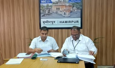 पर्यवेक्षकों ने निर्वाचन आयोग को विभिन्न प्रबंधों से करवाया अवगत