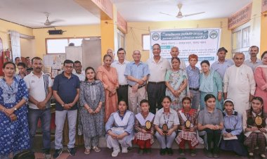 दोहावली वाचन प्रतियेगिता मेँ एवीएन की  स्निग्धा यादव और डीएवी की अवनी शर्मा ने प्राप्त किया संयुक्त रूप से प्रथम पुरस्कार