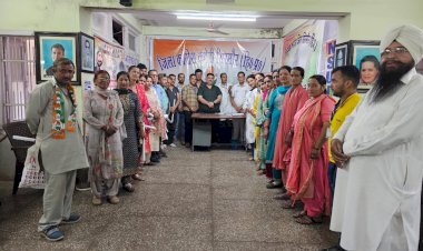 कांग्रेस भवन नाहन में ओबीसी मोर्चा की जिला स्तरीय बैठक आयोजित