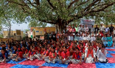 रा.व.मा.पा. डुमैहर विद्यालय में किया गया मतदाता जागरूकता कार्यक्रम का आयोजन