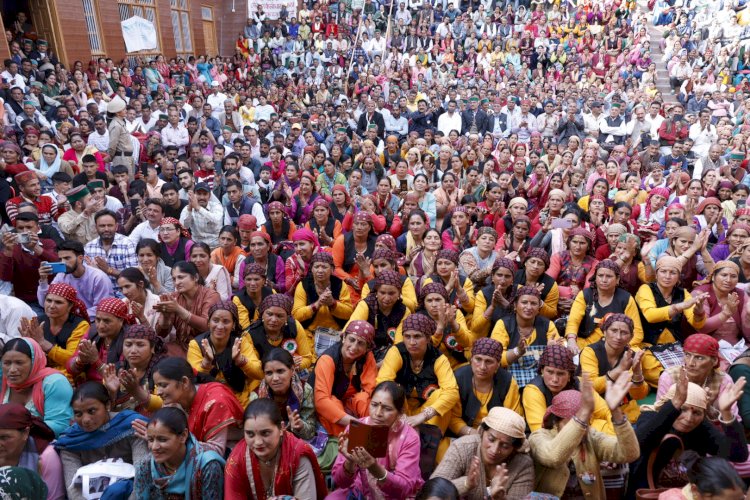 जिस फ़िल्म का डायरेक्टर फ्लॉप, हीरोइन कितनी भी सुपरस्टार हो उस फ़िल्म का फ्लॉप होना तय : मुख्यमंत्री